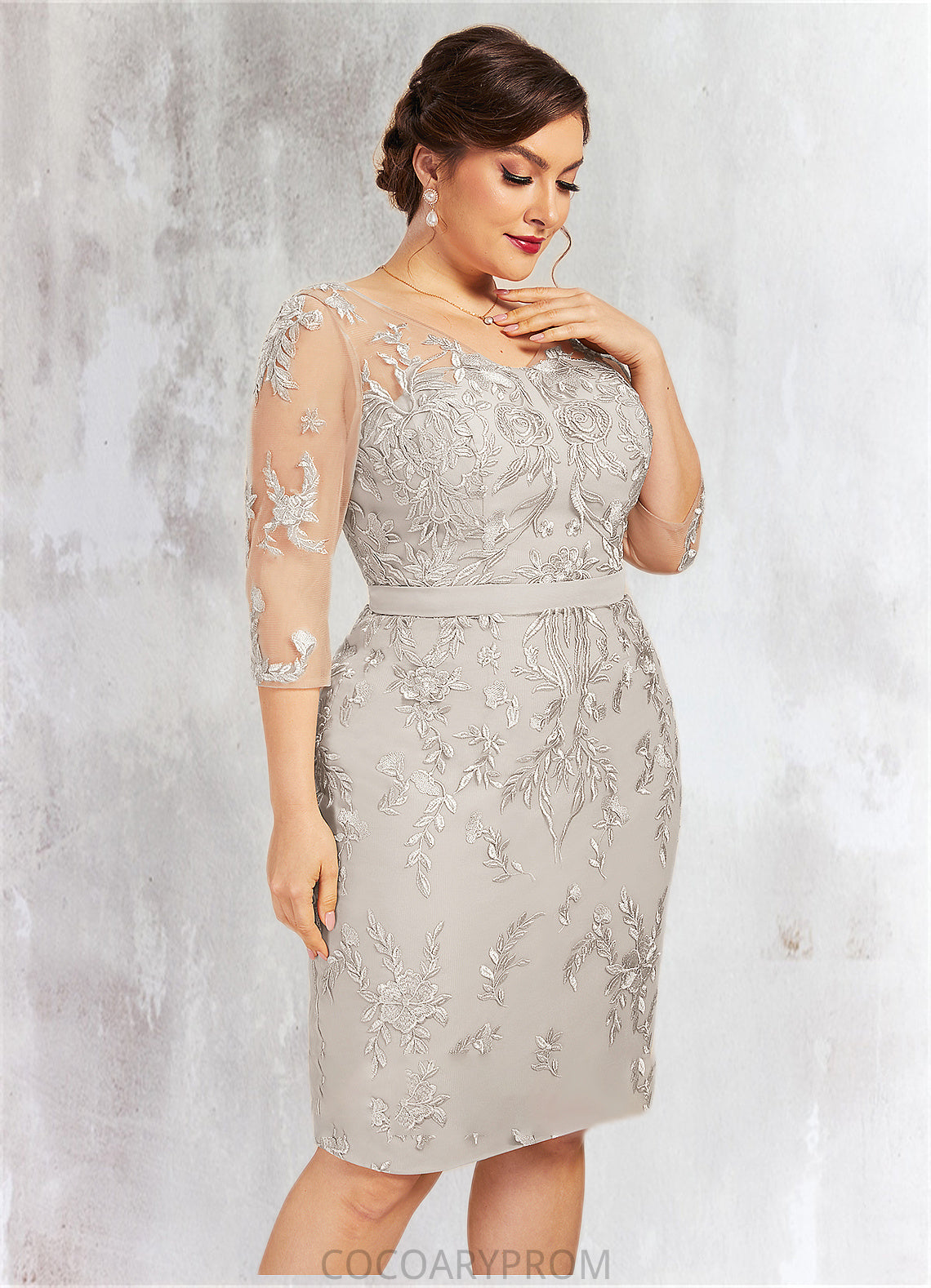 Liz Sheath/Column V-neck Knee-Length Lace Mother of the Bride Dress DA8126P0014570