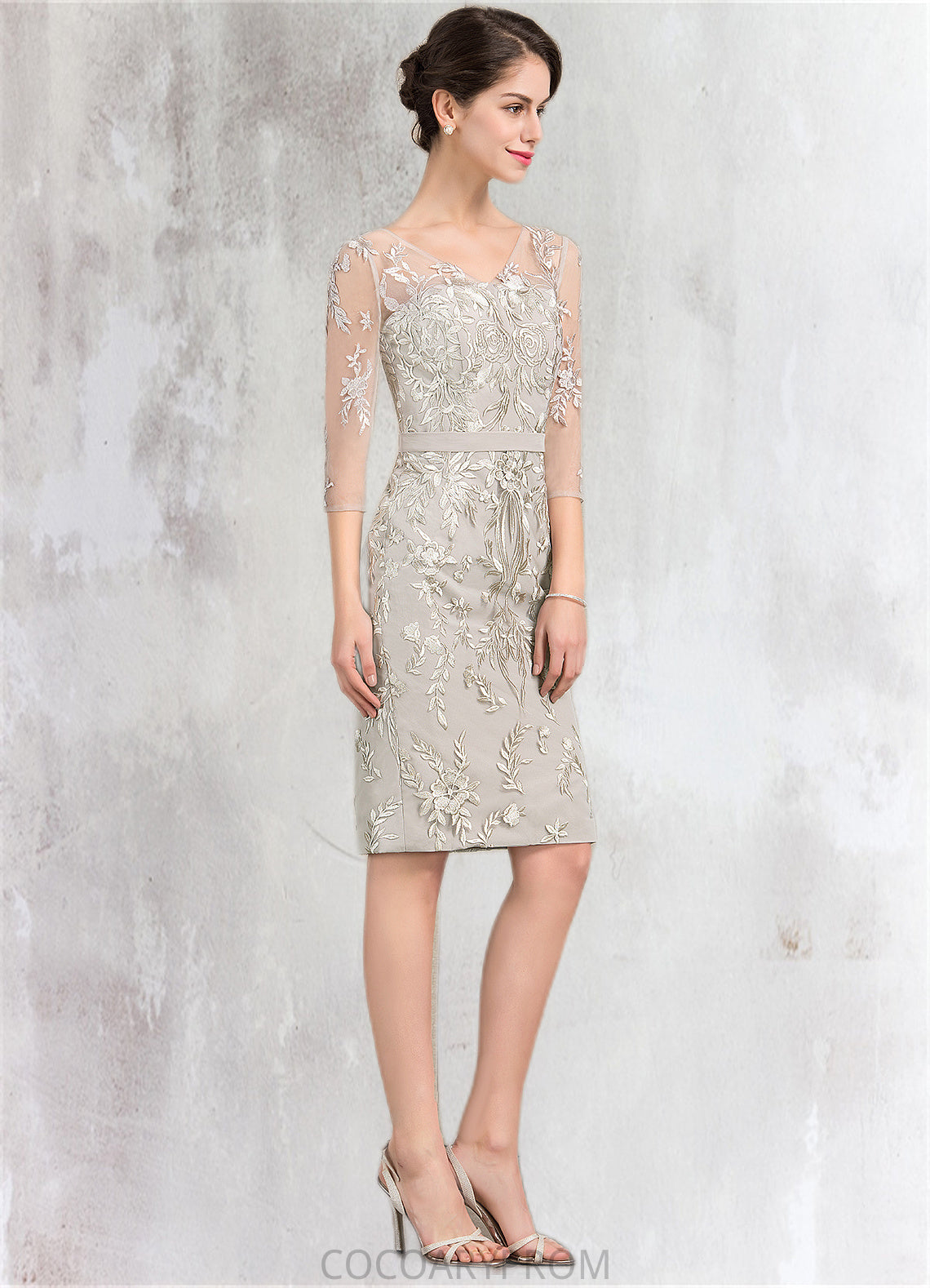 Liz Sheath/Column V-neck Knee-Length Lace Mother of the Bride Dress DA8126P0014570