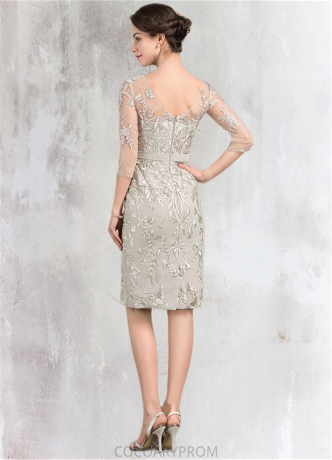 Liz Sheath/Column V-neck Knee-Length Lace Mother of the Bride Dress DA8126P0014570