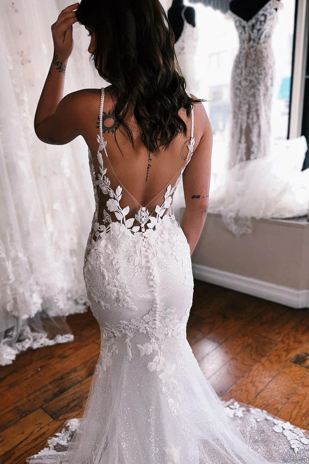 Charming Mermaid V Neck Lace Wedding Dresses with Appliques