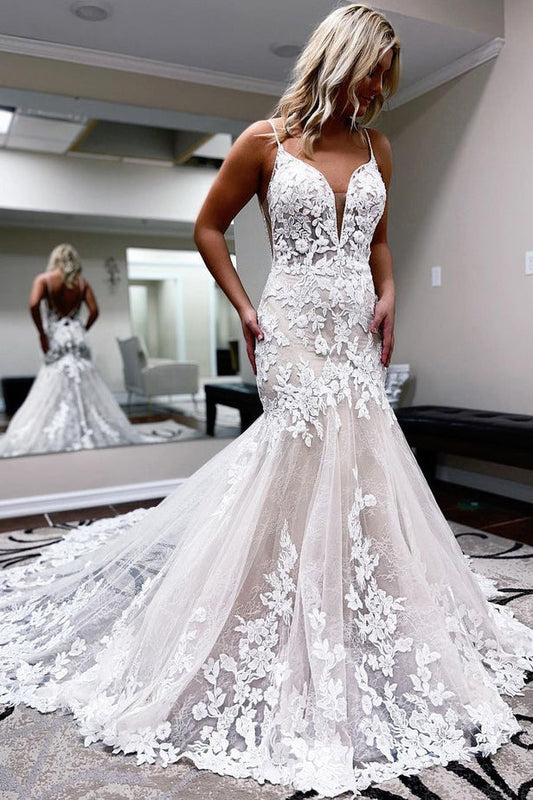 Charming Mermaid V Neck Lace Wedding Dresses with Appliques