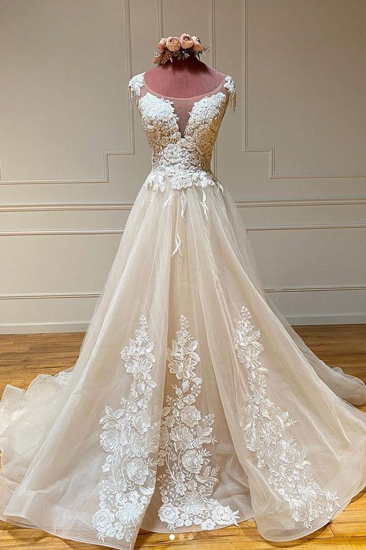 Champagne Sleeveless Round Neck Tulle Lace Long Prom Dresses