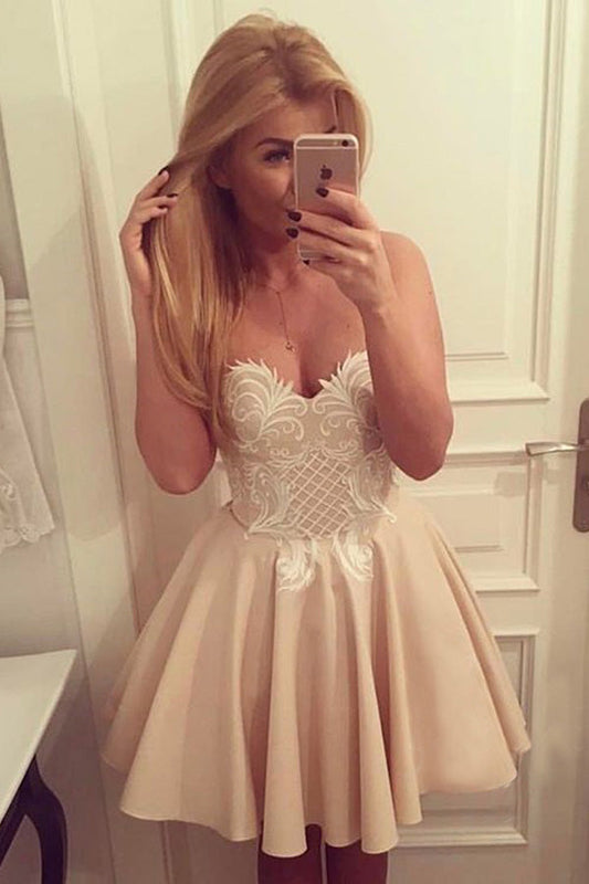 Sweetheart Strapless Appliques Short Homecoming Dresses